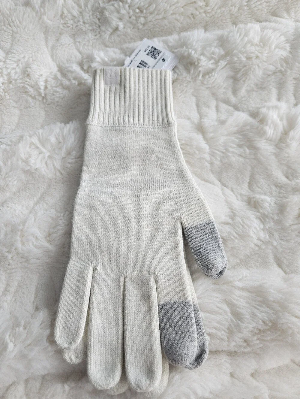 NWT Lululemon Warm Revelation Gloves Light Ivory Size L Wool Blend